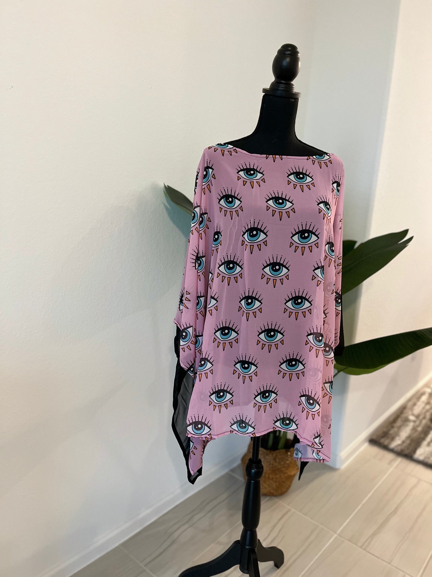 Pink eye short poncho