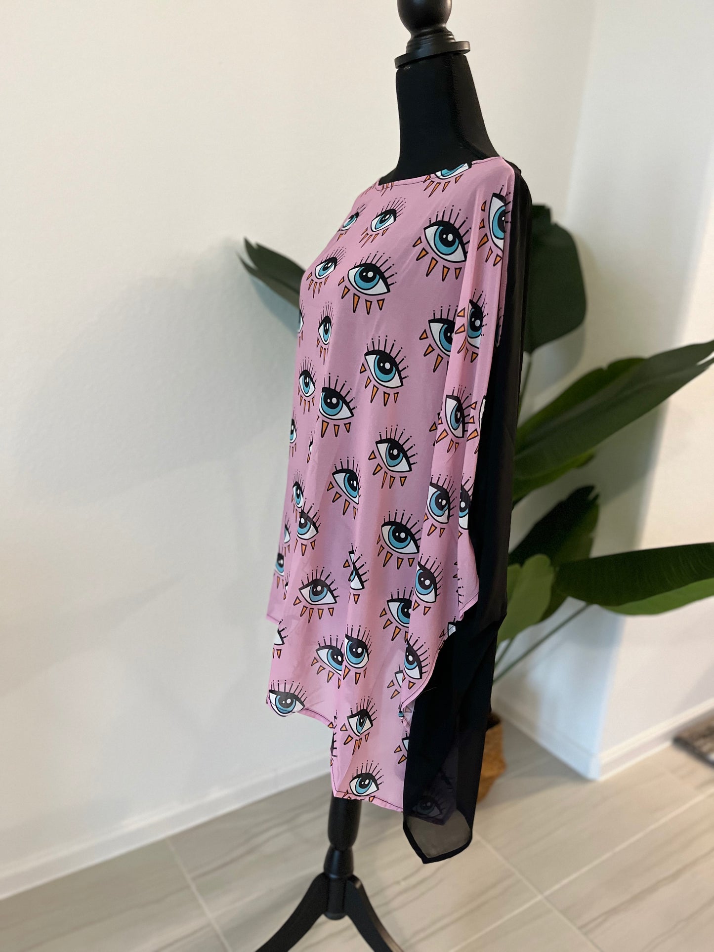 Pink eye short poncho